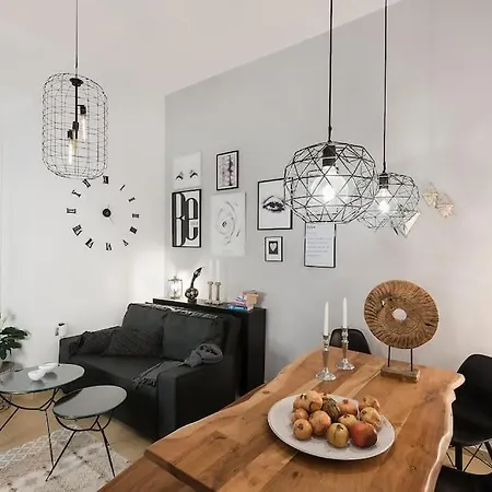 Monte Smith Hill Apartment *
